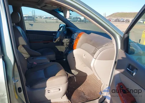 2006 Toyota Sienna Xle z USA, uszkodzony, nr VIN 5TDZA22C96S521215